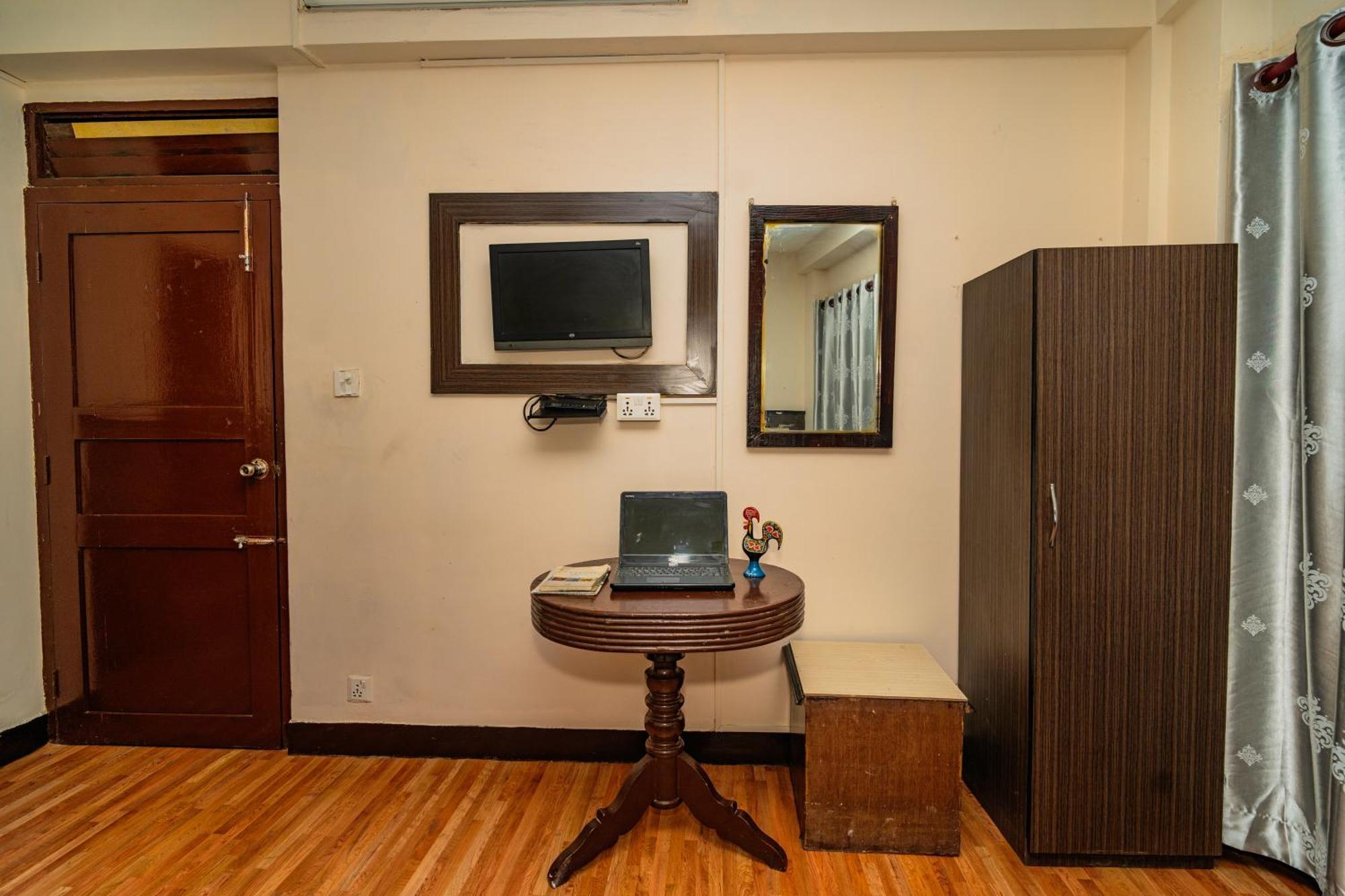 Karma Travellers Home Kathmandu Bagian luar foto