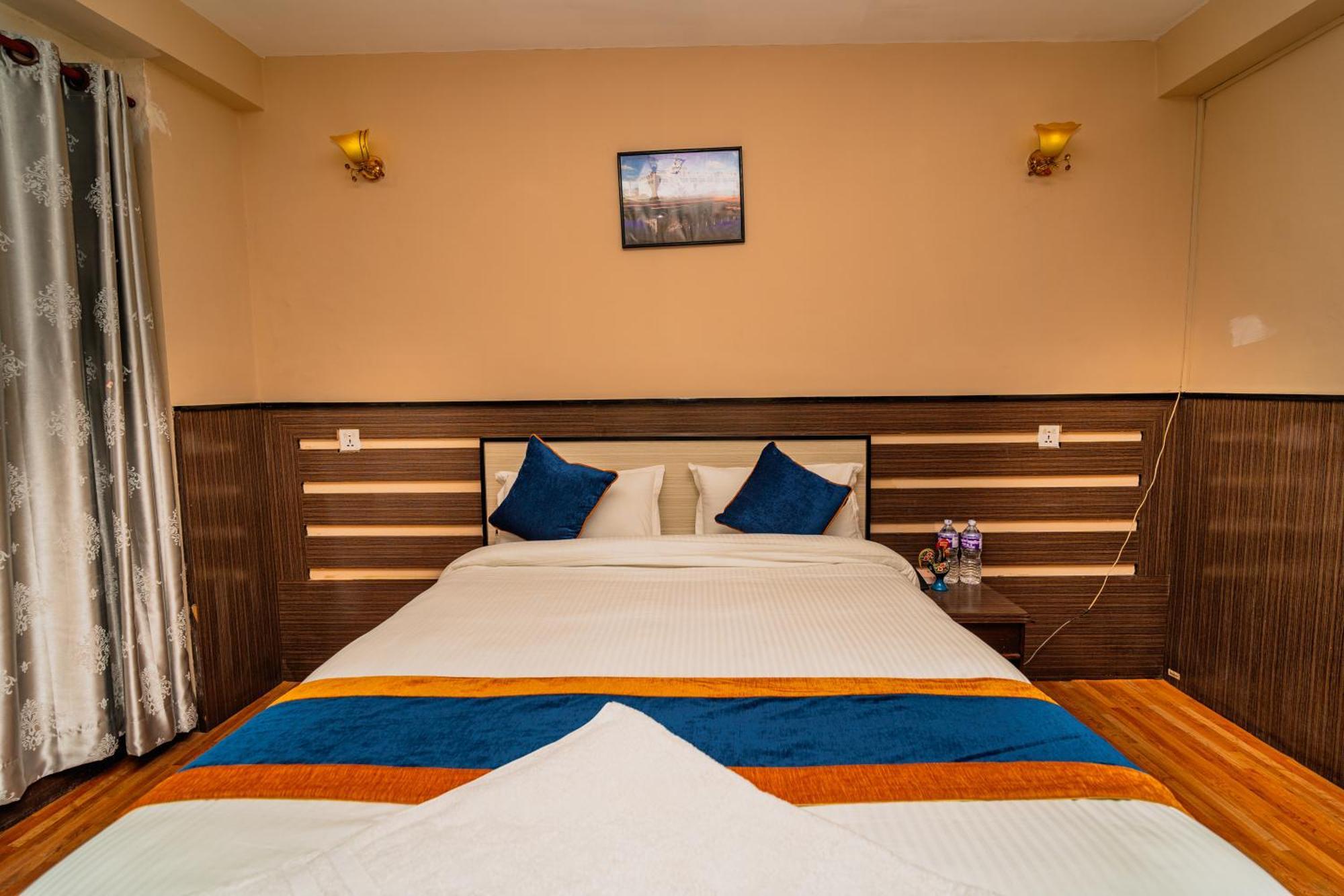 Karma Travellers Home Kathmandu Bagian luar foto