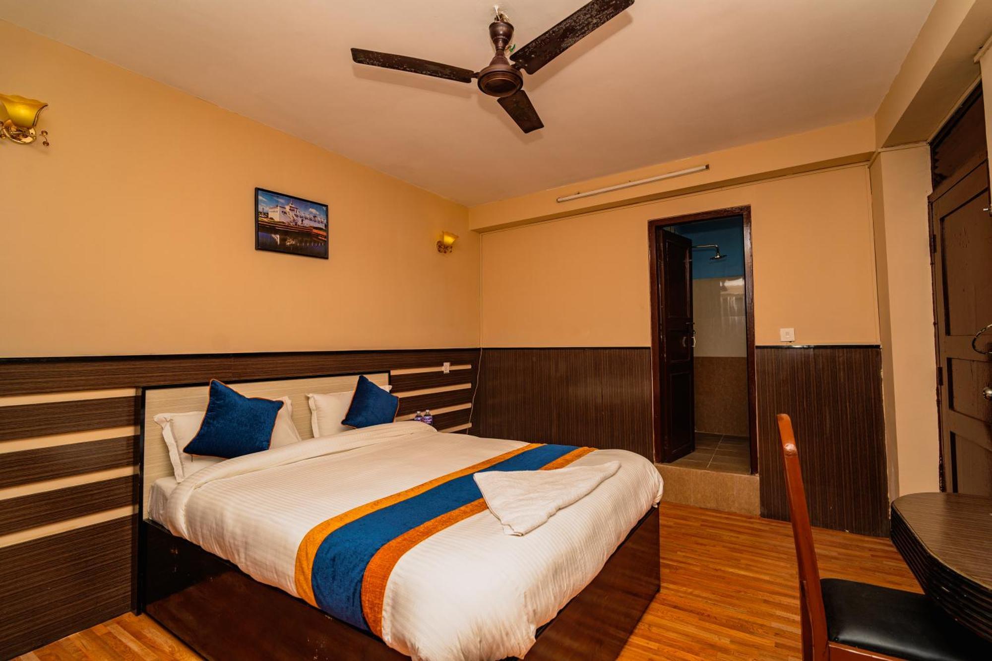 Karma Travellers Home Kathmandu Bagian luar foto