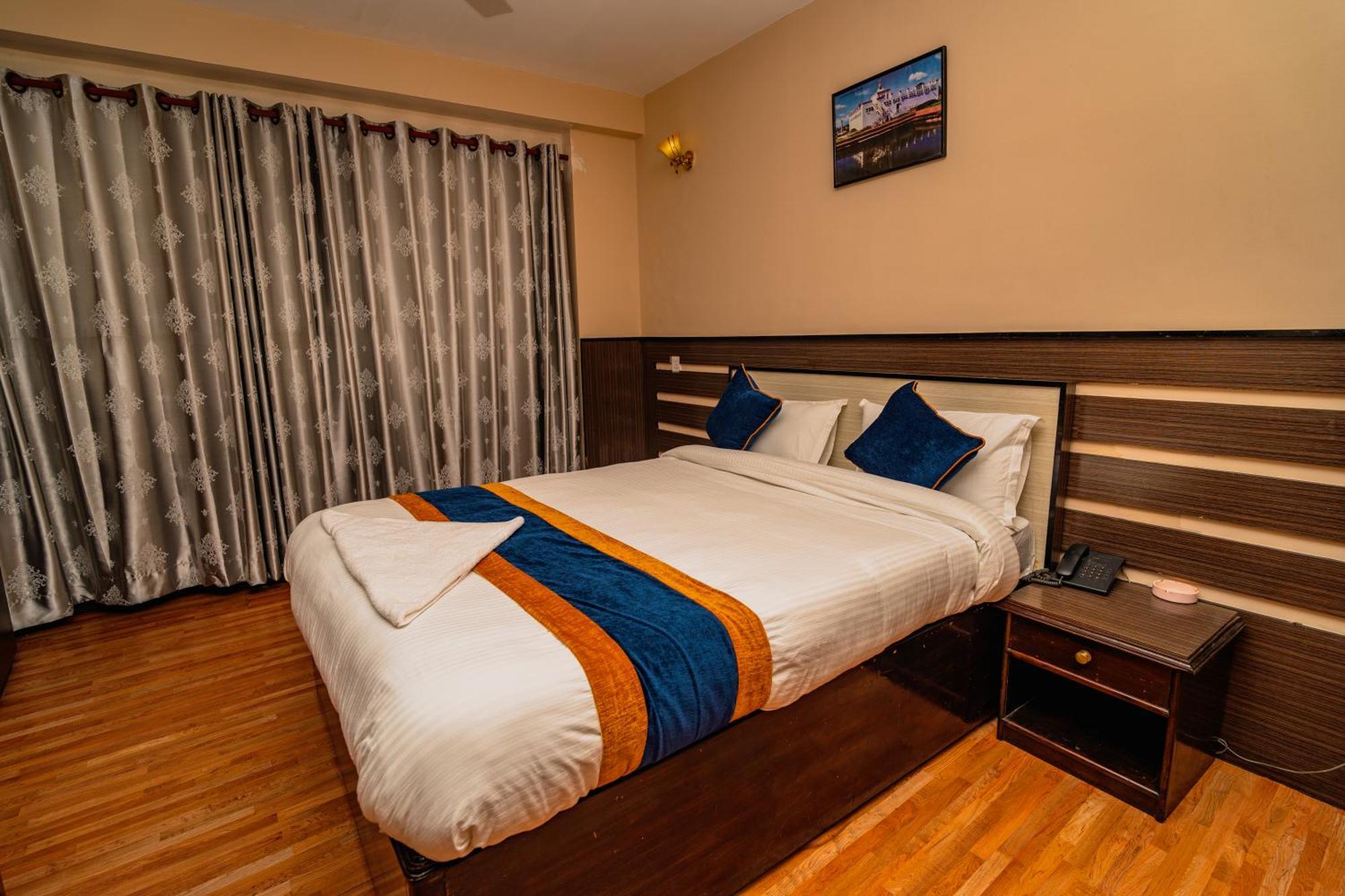Karma Travellers Home Kathmandu Bagian luar foto
