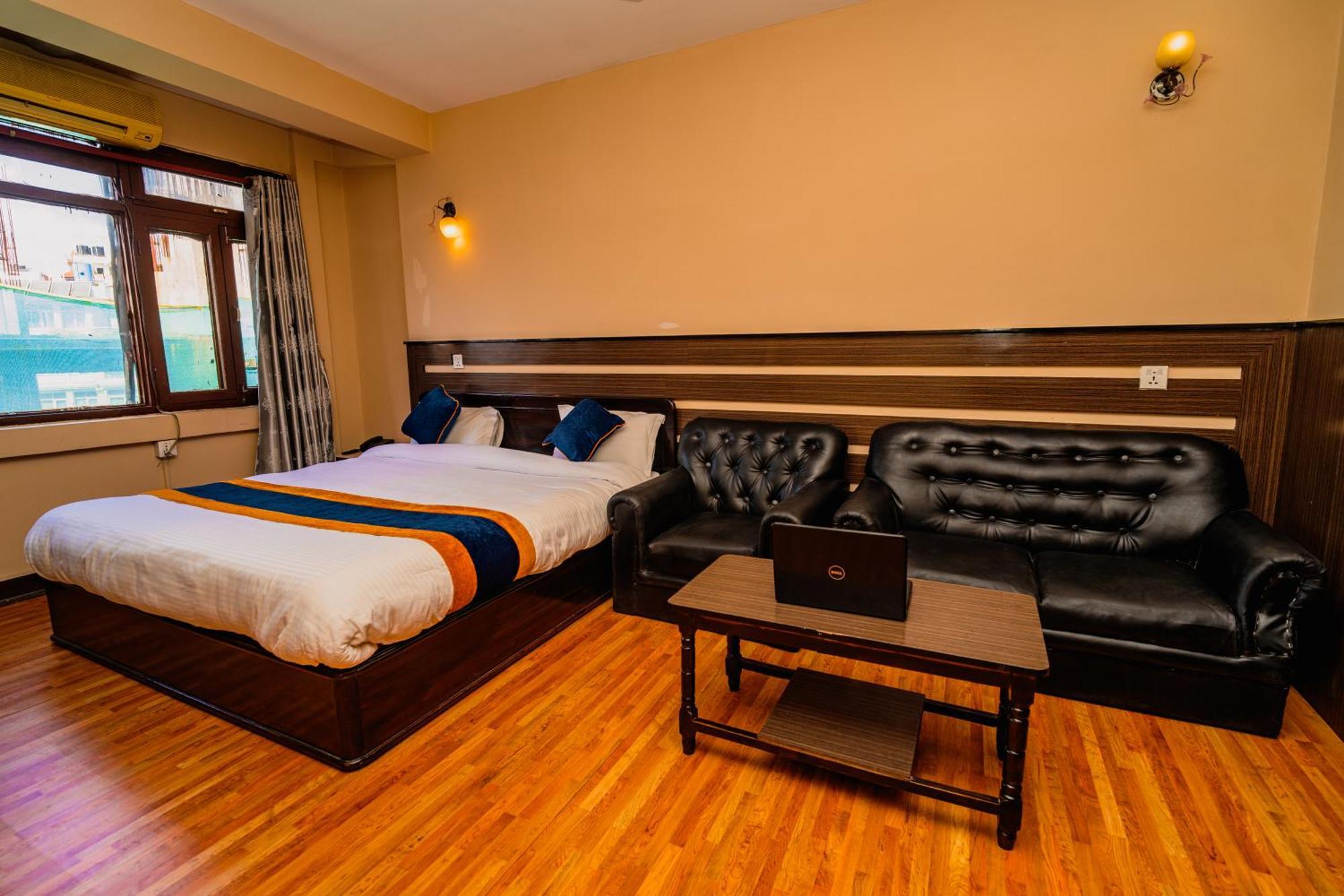 Karma Travellers Home Kathmandu Bagian luar foto