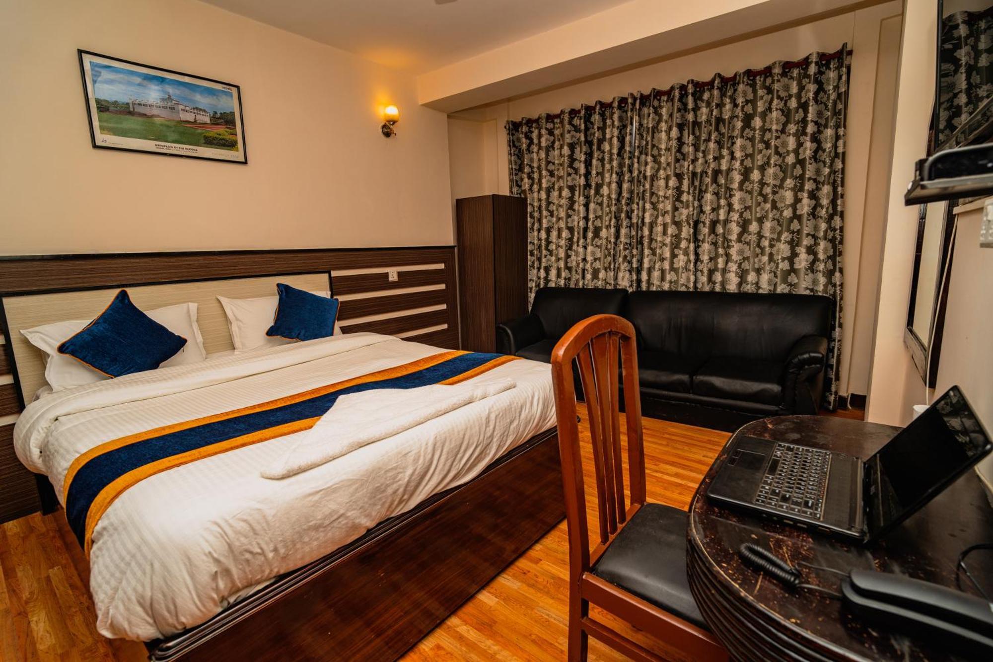 Karma Travellers Home Kathmandu Bagian luar foto