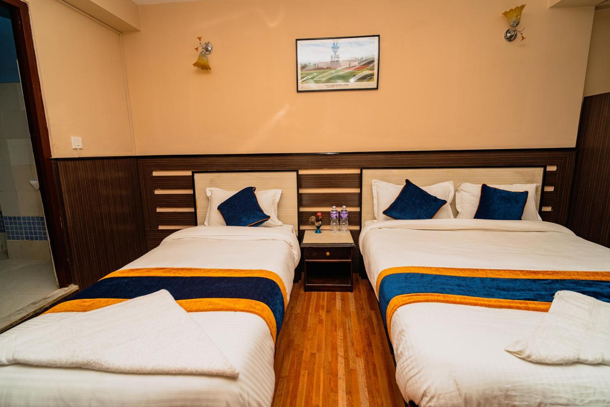 Karma Travellers Home Kathmandu Bagian luar foto