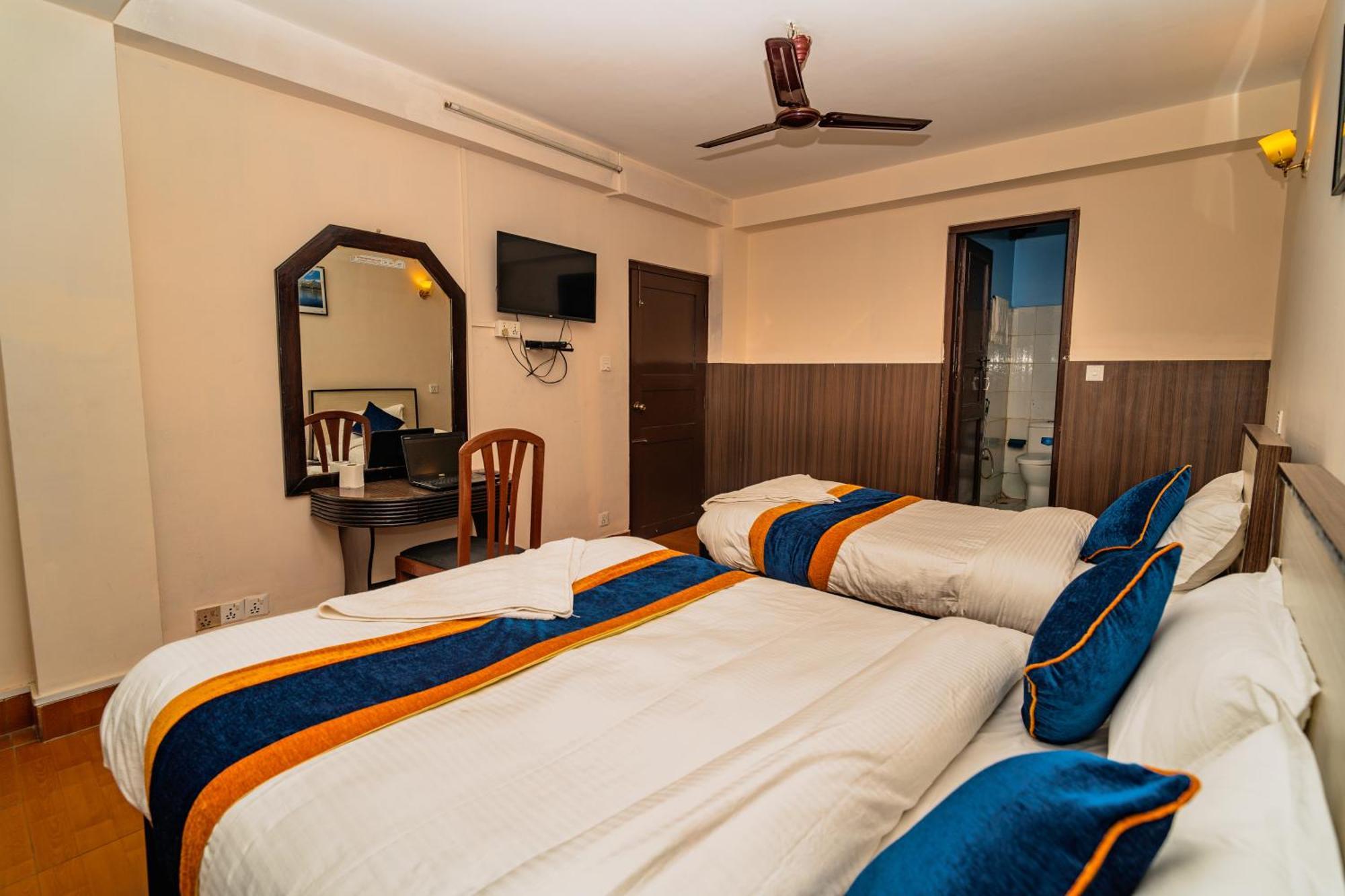 Karma Travellers Home Kathmandu Bagian luar foto