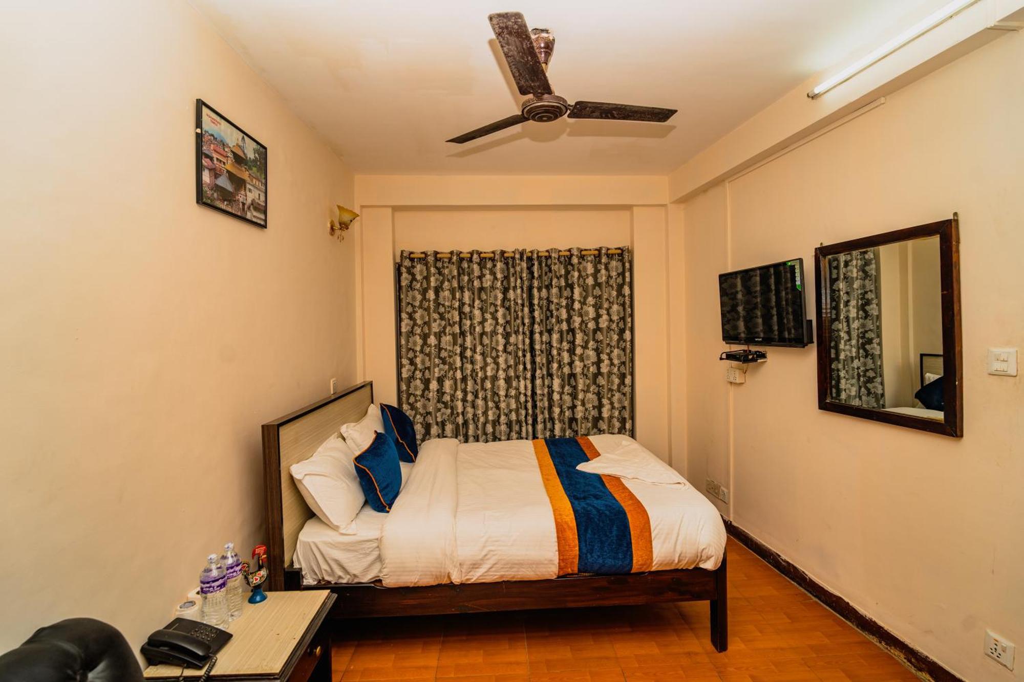 Karma Travellers Home Kathmandu Bagian luar foto