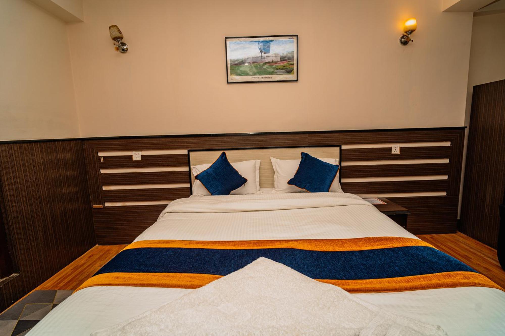 Karma Travellers Home Kathmandu Bagian luar foto