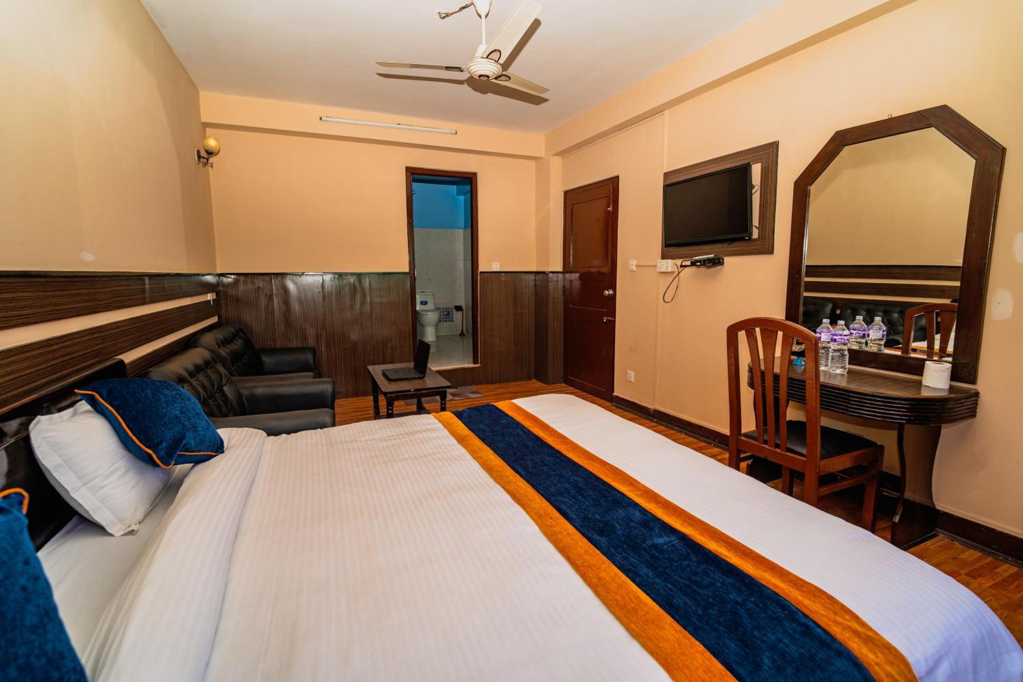 Karma Travellers Home Kathmandu Bagian luar foto