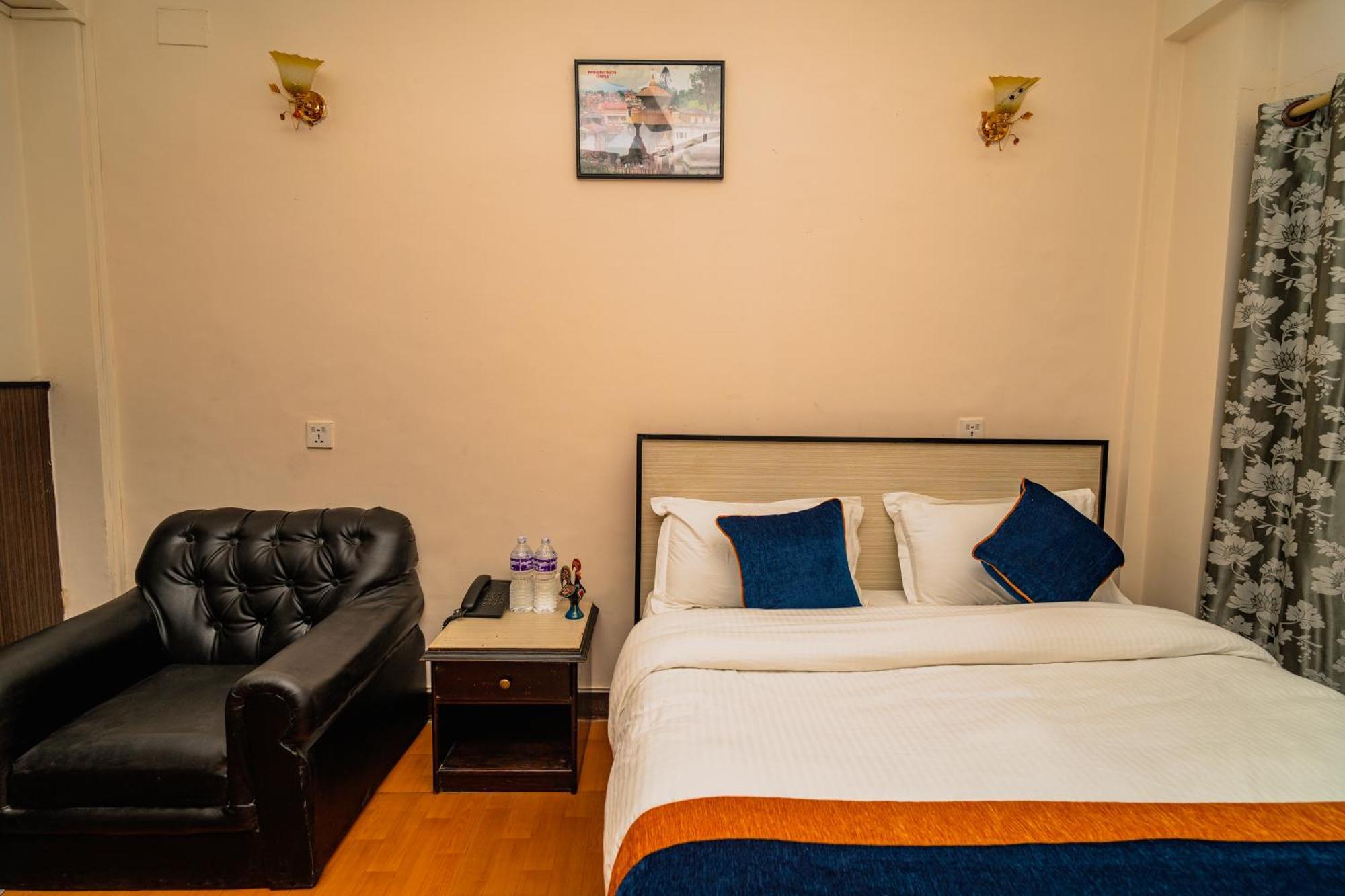 Karma Travellers Home Kathmandu Bagian luar foto