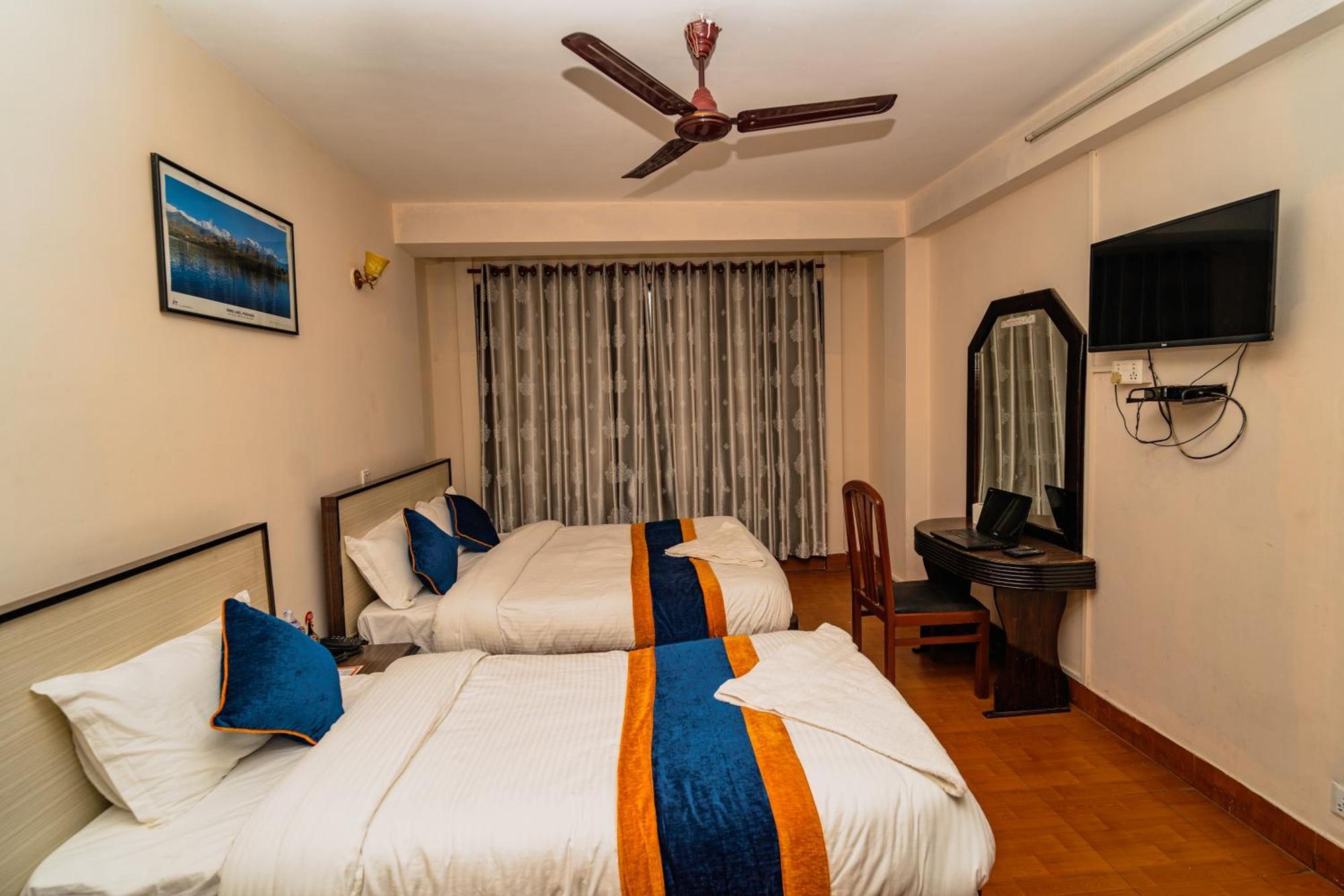 Karma Travellers Home Kathmandu Bagian luar foto